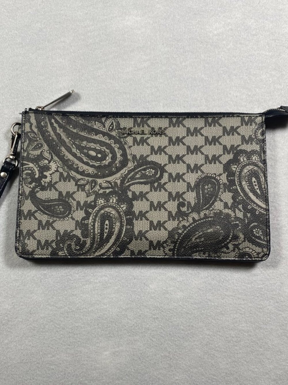 Michael Kors Jet Set Paisley Black & Gray Large Zip Wristlet, Clutch, Wallet